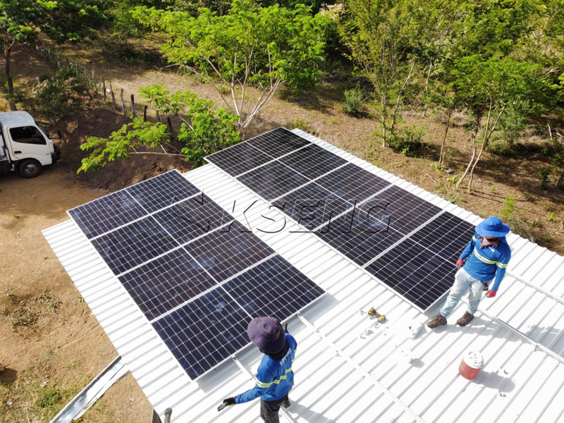 Kseng Aluminum Solar Rail System for Nicaragua Metal Roof Project Kseng-aluminum-solar-rail-mounting-system-installed-on-a-metal-rooftop-in-Nicaragua