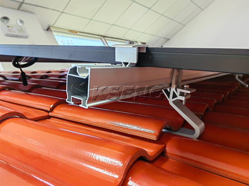 Aluminum Alloy Solar Mounting Systems for Residential Rooftop Aluminum-alloy-solar-panel-mounting-system-installed-on-a-residential-rooftop