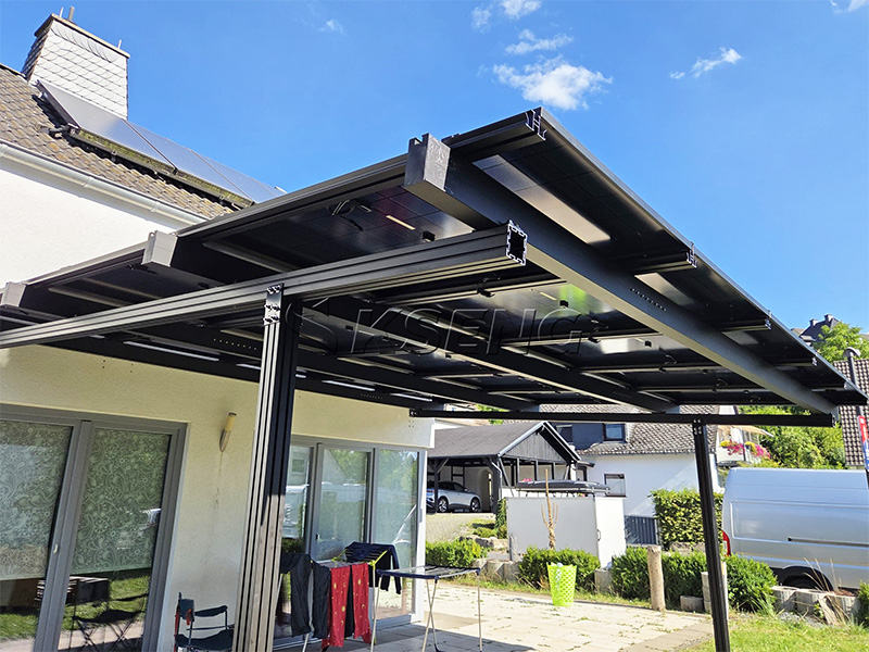 German Homeowner Achieves Effortless Solar Integration with Black Aluminium Wall Mounted Pergola System