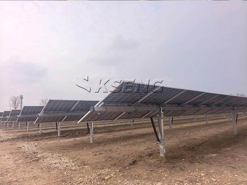 Horizontal single axis solar tracker for utility-scale solar farms.jpg