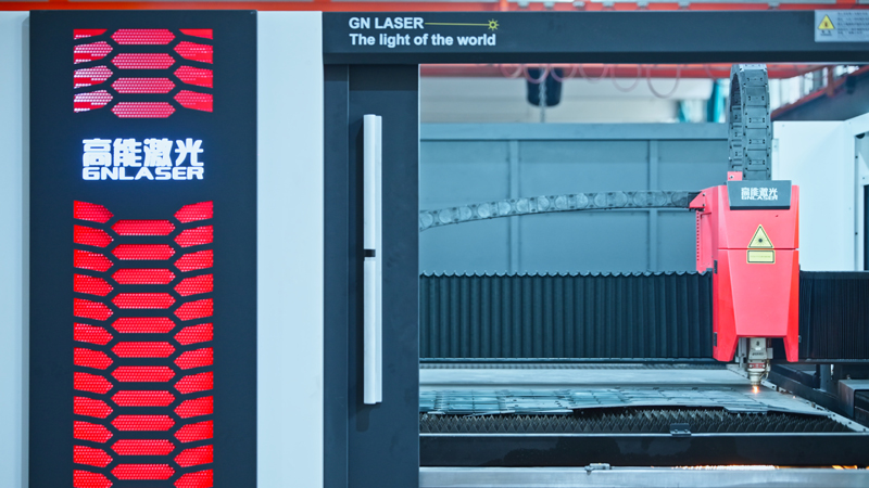 Fully automatic CNC laser cutting