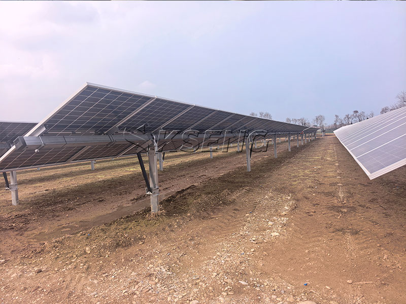High-efficiency-photovoltaic-single-axis-tracking-mounting-system
