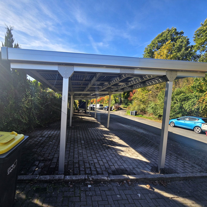 Large-scale solar carport mounting structure for commercial parking lots